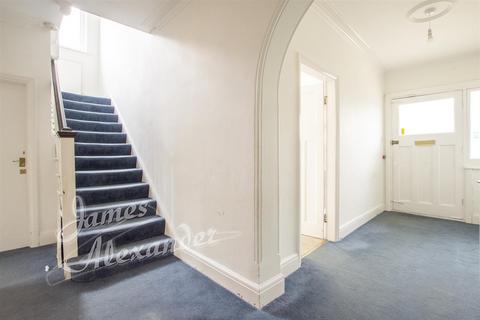 70 Pollards Hill North, London, SW16 4NY