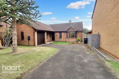 3 bedroom detached bungalow for sale, Mershe Close, Northampton