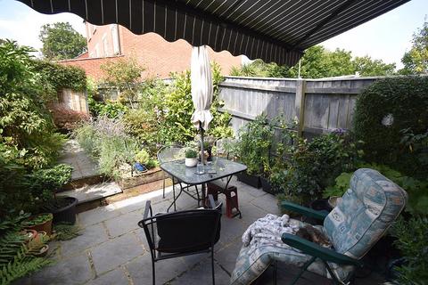42 Fleming Way, Exeter, EX2 4TP