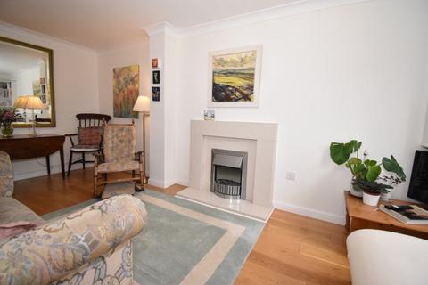 42 Fleming Way, Exeter, EX2 4TP