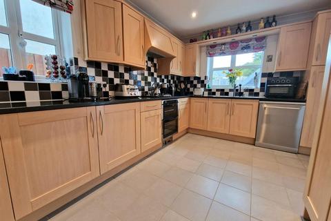 4 bedroom detached house for sale, Hayne Court, Tiverton EX16