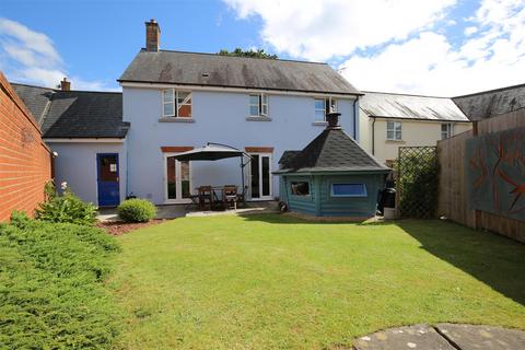 4 bedroom detached house for sale, Hayne Court, Tiverton EX16