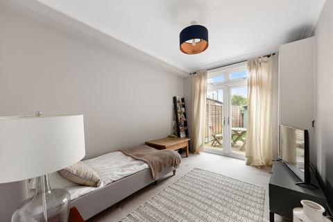 16 Devonshire Road, London, SW19 2EN
