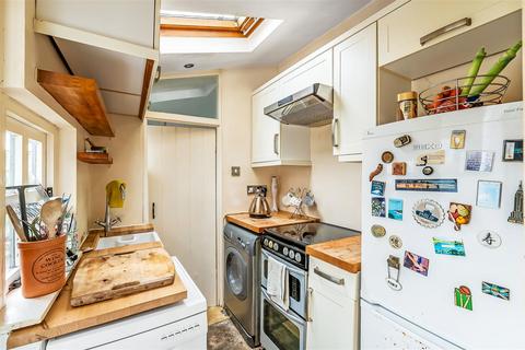 56 Castle Road, Epsom, KT18 7NZ