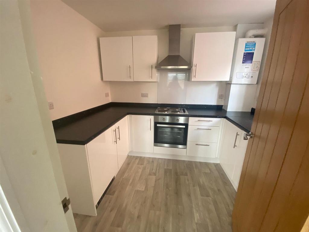 Flat 4 5.jpg