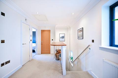 1 bedroom flat to rent, Church Grove, Hampton Wick, Kingston upon Thames, KT1