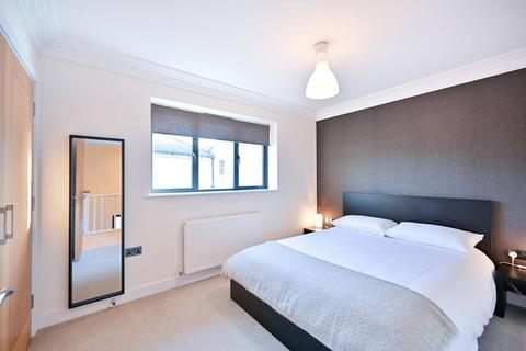 1 bedroom flat to rent, Church Grove, Hampton Wick, Kingston upon Thames, KT1