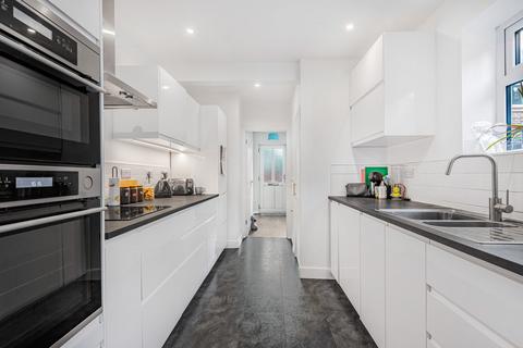 88 Brookside Avenue, Ashford, TW15 3LY