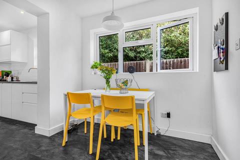 88 Brookside Avenue, Ashford, TW15 3LY