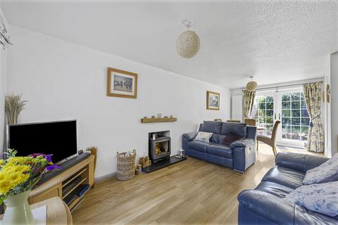 3 bedroom end of terrace house for sale, The Kestrels, Grove, OX12