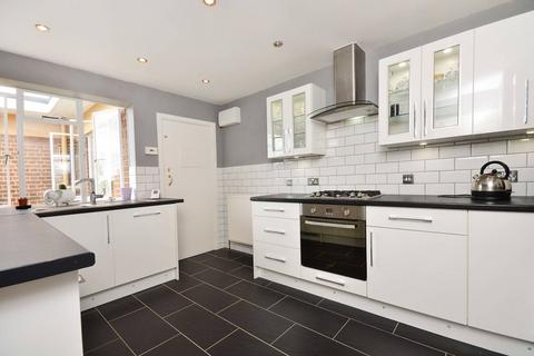 3 bedroom flat for sale, Hanger Green, Hanger Hill, London, W5