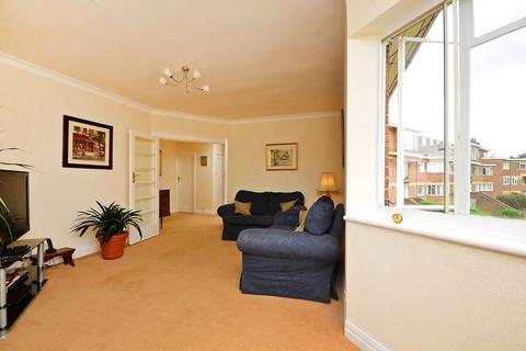 3 bedroom flat for sale, Hanger Green, Hanger Hill, London, W5