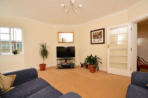 3 bedroom flat for sale, Hanger Green, Hanger Hill, London, W5