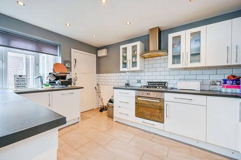 3 bedroom flat for sale, Hanger Green, Hanger Hill, London, W5