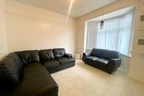 3 bedroom end of terrace house to rent, Walsall Road, Wednesbury WS10