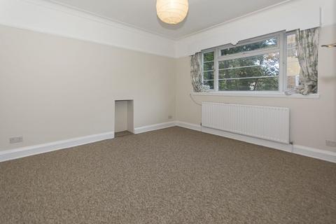 2 bedroom flat to rent, Poynders Road, Clapham SW4