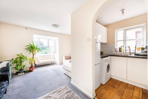 1 bedroom flat for sale, Conifer Way, North Wembley, Wembley, HA0