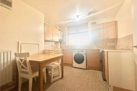 2 bedroom apartment to rent, Benson Close, Hounslow, TW3