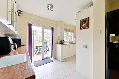 3 bedroom terraced house for sale, Dunster Avenue, Morden, SM4