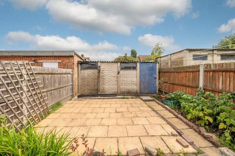 3 bedroom terraced house for sale, Dunster Avenue, Morden, SM4