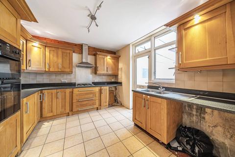 3 bedroom end of terrace house for sale, Hillcote Avenue, Norbury, London, SW16