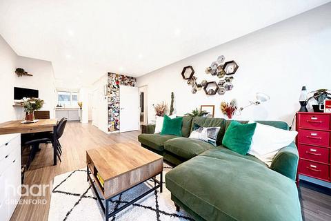 2 bedroom apartment for sale, Corbert Gardens, London