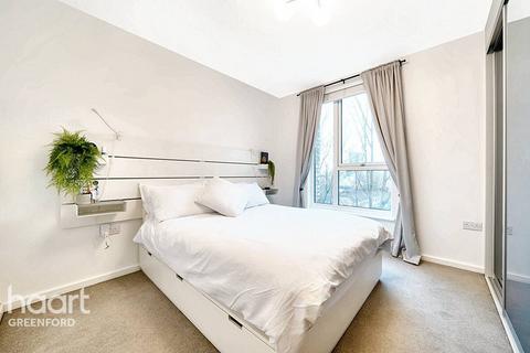 2 bedroom apartment for sale, Corbert Gardens, London