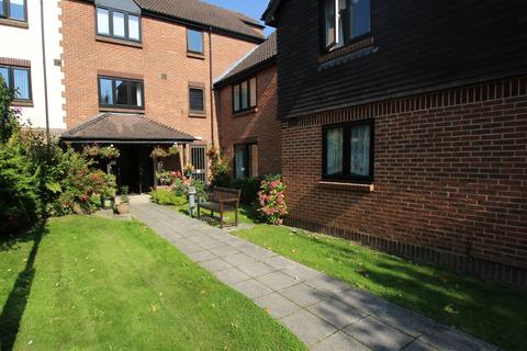 1 bedroom retirement property to rent, Havant Road, Horndean PO8