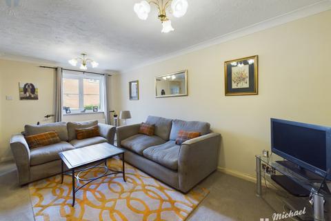 3 bedroom end of terrace house for sale, Hinds Way, Aylesbury, Buckinghamshire