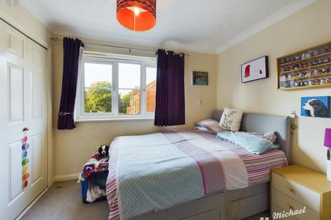 3 bedroom end of terrace house for sale, Hinds Way, Aylesbury, Buckinghamshire