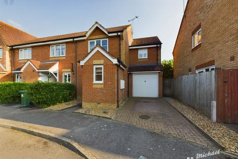 Hinds Way, Aylesbury, Buckinghamshire