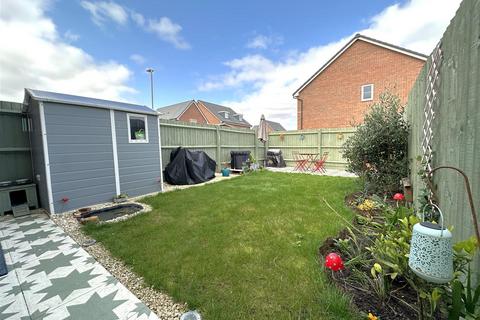 2 bedroom semi-detached house for sale, Halifax Road, Fernwood, Newark