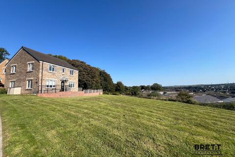 4 bedroom detached house for sale, Gatehouse View, Pembroke, Pembrokeshire. SA71 4TP