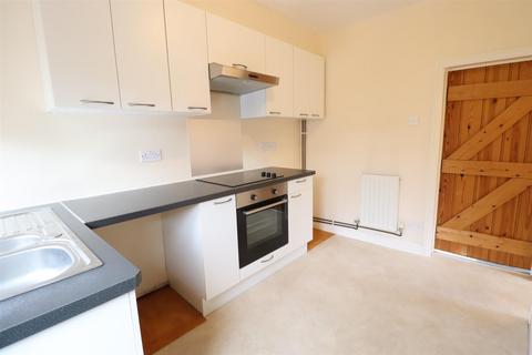 2 bedroom end of terrace house to rent, Town Street, Leicester LE8