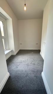 Studio to rent, 11 Whitefield Tce, Flat 8