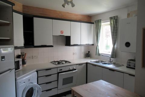 2 bedroom flat to rent, Alexandra Court, St. Andrews KY16