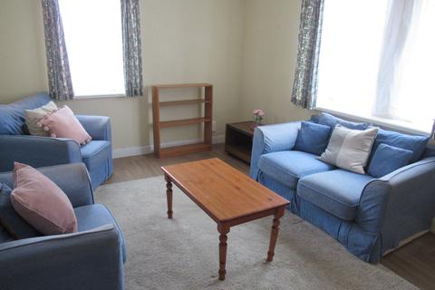 2 bedroom flat to rent, Alexandra Court, St. Andrews KY16