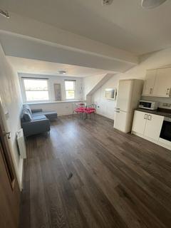 4 bedroom flat to rent, Pitt Street, St Leonard's Gate, Lancaster, LA1