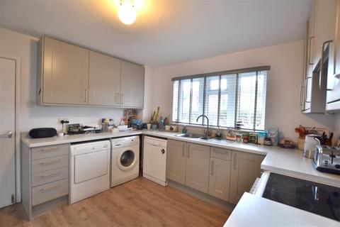 21 Broom Acres, Fleet, GU52 7UU