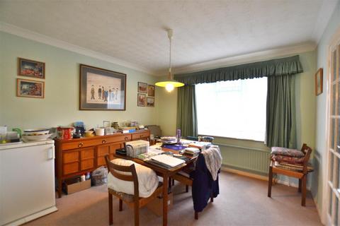 21 Broom Acres, Fleet, GU52 7UU