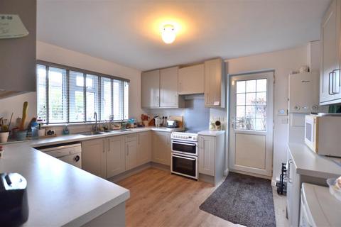 21 Broom Acres, Fleet, GU52 7UU