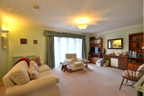 21 Broom Acres, Fleet, GU52 7UU