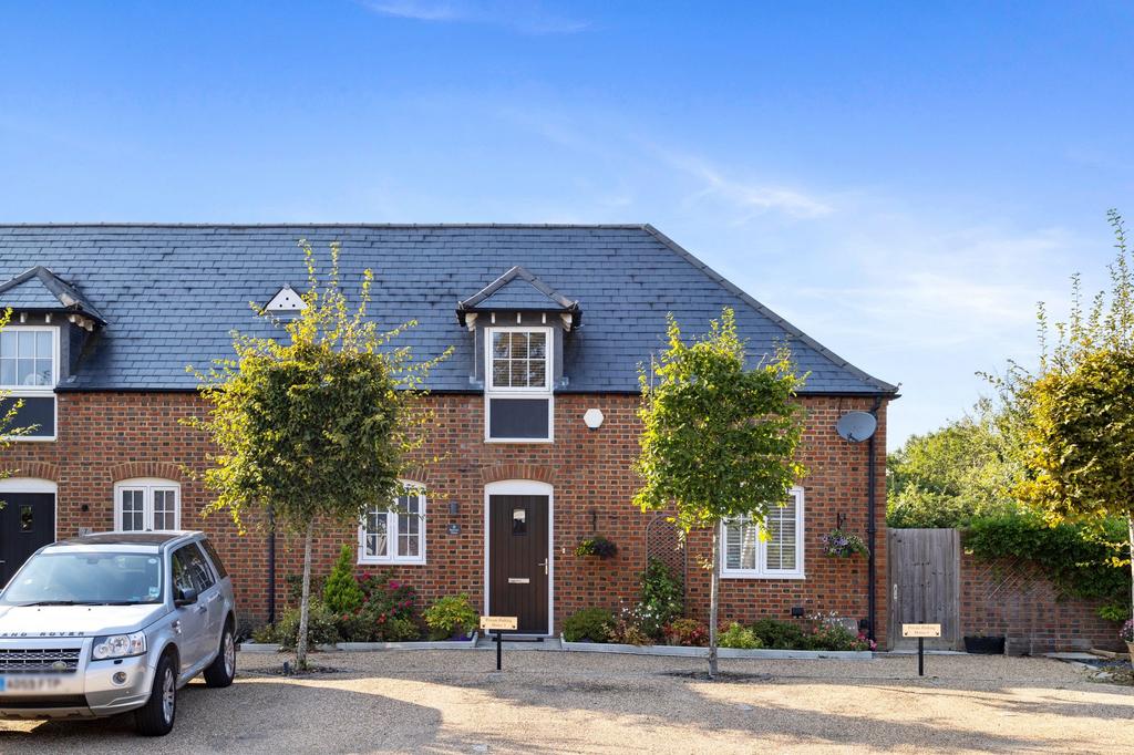 Malthouse Lane, Horley RH6 2 bed semidetached house for sale £600,000