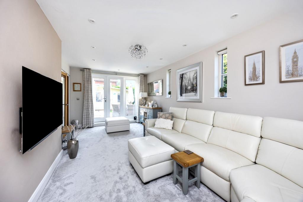 Malthouse Lane, Horley RH6 2 bed semidetached house for sale £600,000