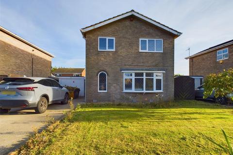 4 bedroom detached house for sale, Maple Road, Bridlington