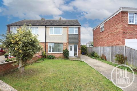 3 bedroom semi-detached house for sale, Hillcrest Gardens, Lowestoft, NR32