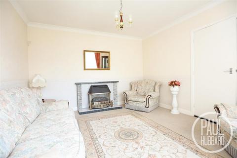 3 bedroom semi-detached house for sale, Hillcrest Gardens, Lowestoft, NR32