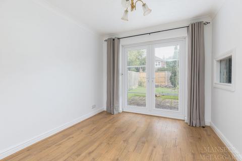 33 Alberta Drive, Smallfield, Horley, RH6 9QU