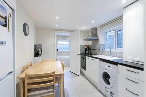 1 bedroom flat to rent, Deodar Road, Putney