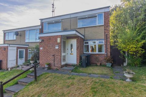 2 bedroom maisonette for sale, Denis Close, Leicester, LE3